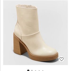 Women's Olly Platform Boots - Universal Thread